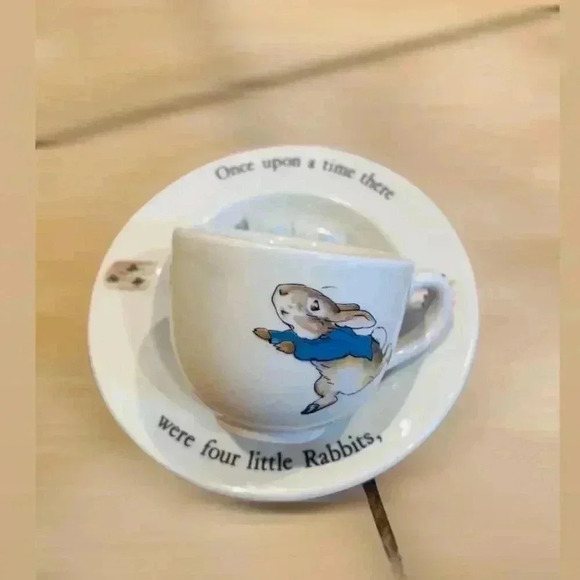 Vintage Wedgwood Petter Rabbit Teacup & Dish - Picture 2 of 4
